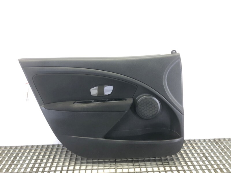 Tapecírung dveří levý přední Renault Fluence (L3_) 2010 - 2022