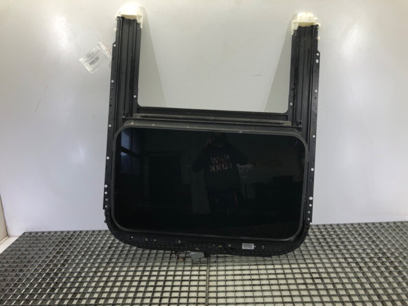 Střešní okno Audi A5 (8T3) 2007 - 2017 8T8877841C