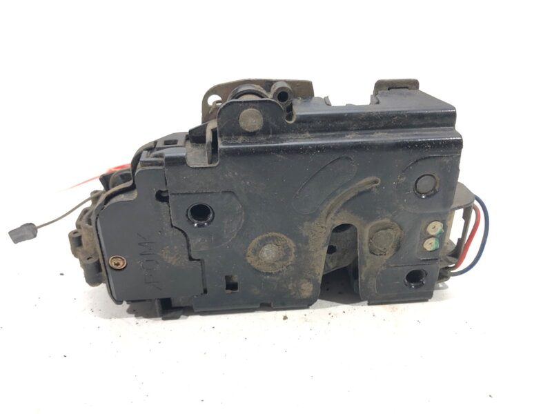 Zámek dveří pravý přední VW Bora Variant (1J6) 1999 - 2005