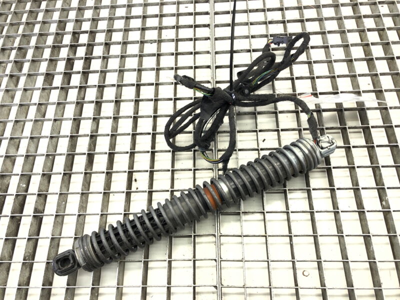 Servomotor / vzpěra teleskop víka kufru levý BMW 7 (F01, F02, F03, F04) 2008 - 2015