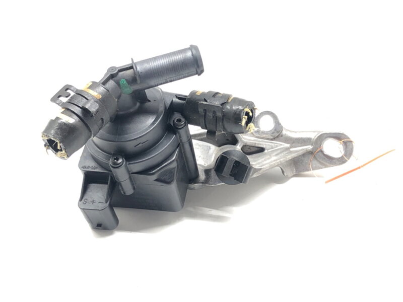 Pumpa / čerpadlo oběhu vody Peugeot 308 II (LB_, LP_, LW_, LH_, L3_) 2013 - 2021 9814099080