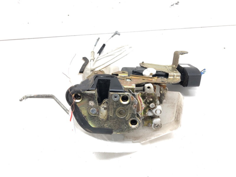 Zámek dveří levý přední Toyota Avalon Sedan (_X2_) 1999 - 2005