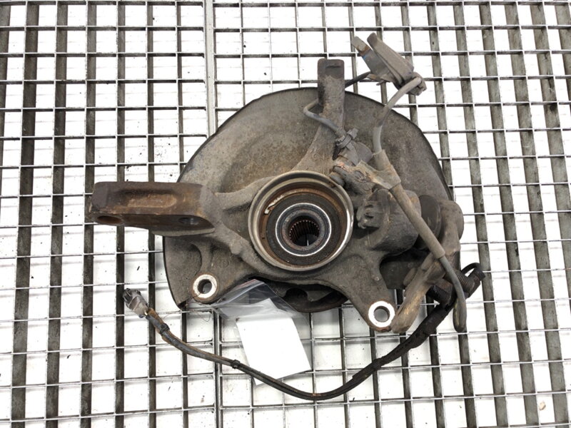 Otoč pravá přední Toyota Avalon Sedan (_X2_) 1999 - 2005