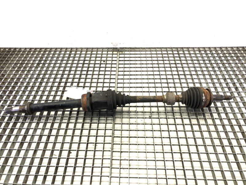 Poloosa pravá přední Toyota Avensis Sedan (_T27_) 2008 - 2018