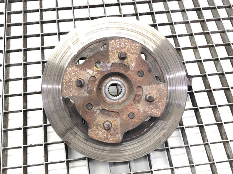 Otoč levá přední Microcar M8