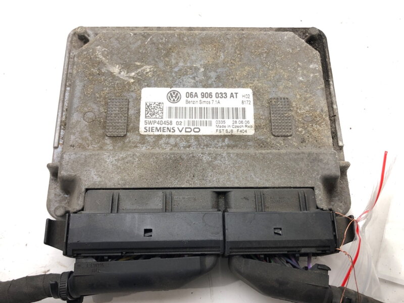 Řídicí jednotka motoru VW Passat B6 (3C2) 2005 - 2010 06A906033AT