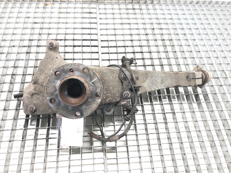 Otoč levá přední BMW 7 (F01, F02, F03, F04) 2008 - 2015