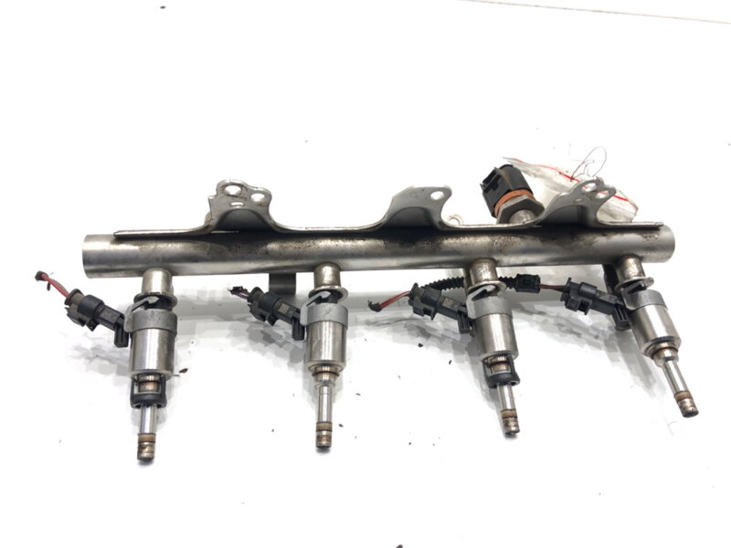 Vstřikovací rampa Skoda Superb II Kombi (3T5) 2009 - 2015 0261500074