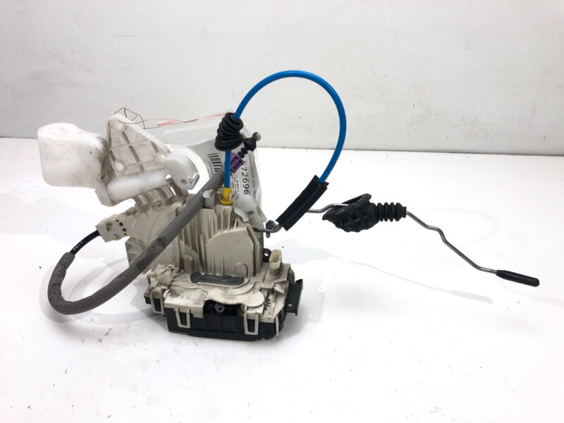 Zámek dveří levý přední Mercedes-benz Class E (W212) 2009 - 2016 A0997200135