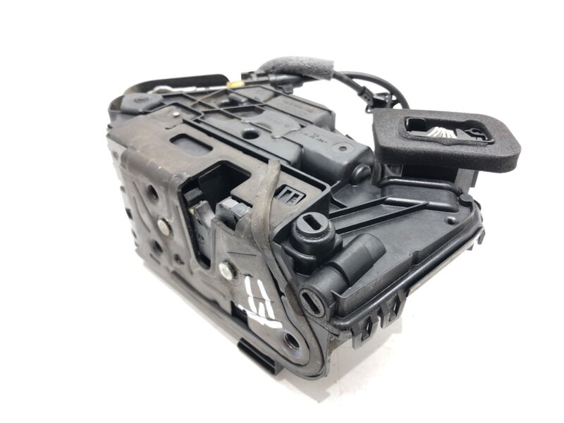 Zámek dveří pravý zadní VW Golf VII Variant (BA5, BV5) 2013 - 2022 5TA839016D