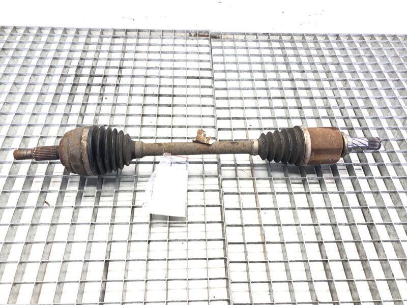 Poloosa levá přední Renault Megane III Grandtour (KZ0/1) 2008 - 2022 8200725503