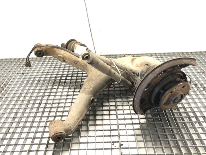 Náboj pravý zadní rameno Mercedes-benz Vito Autobus (W639) 2003 - 2022 A6393521204