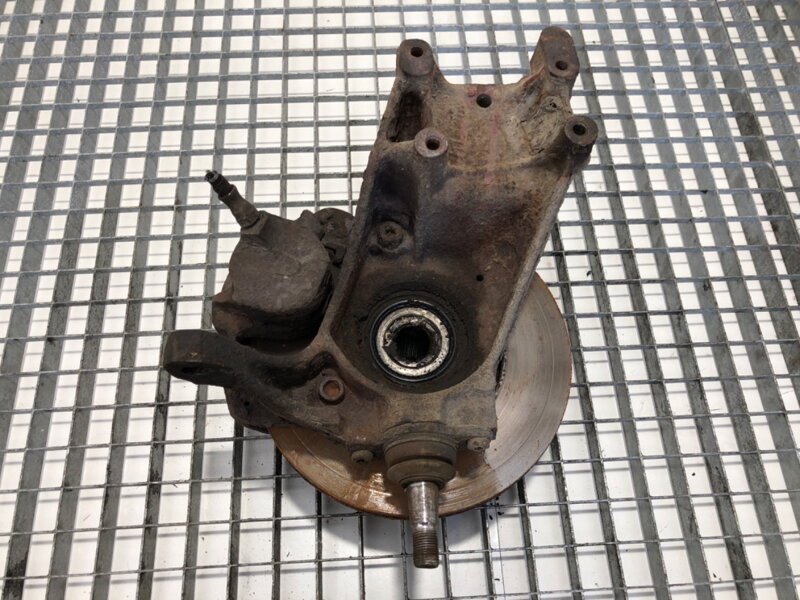 Otoč levá přední Renault Trafic Autobus (TXW) 1989 - 2001