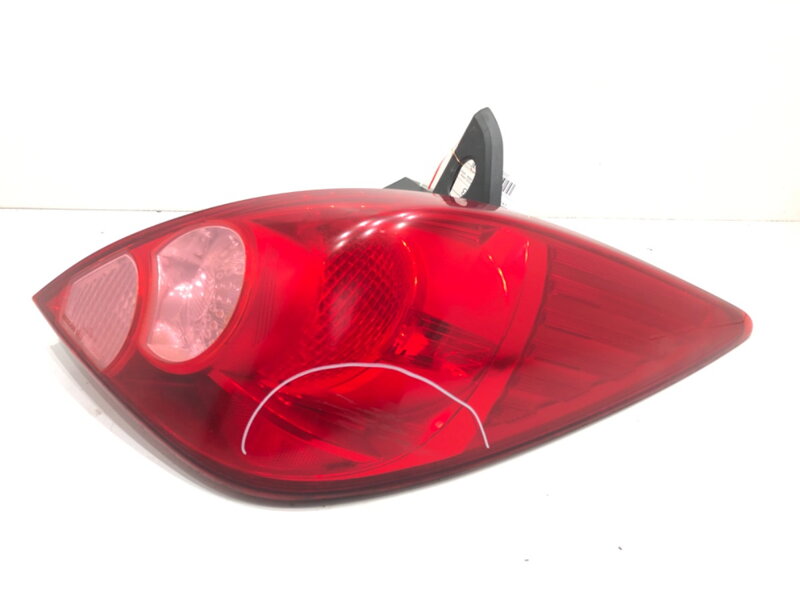 Světlo pravé zadní Nissan Tiida Liftback (C11) 2004 - 2013
