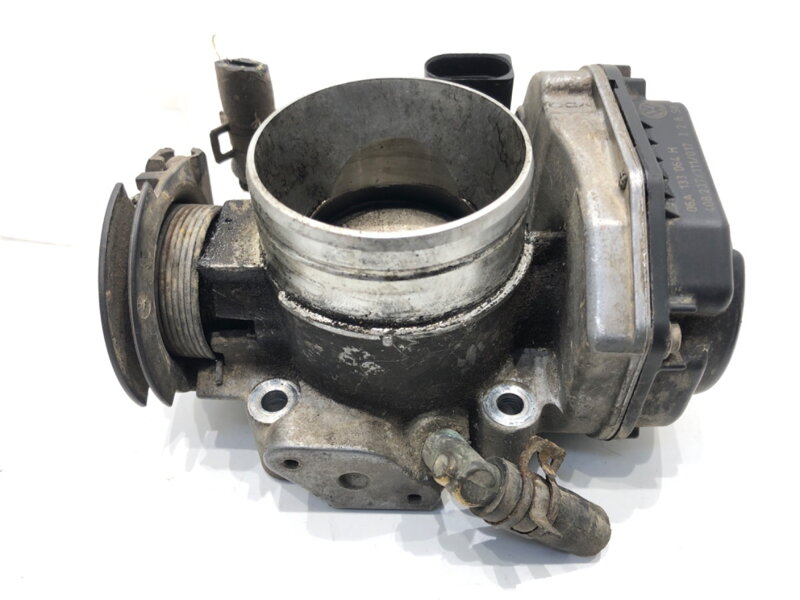 Škrticí klapka VW Bora I (1J2) 1998 - 2013 06A133064H