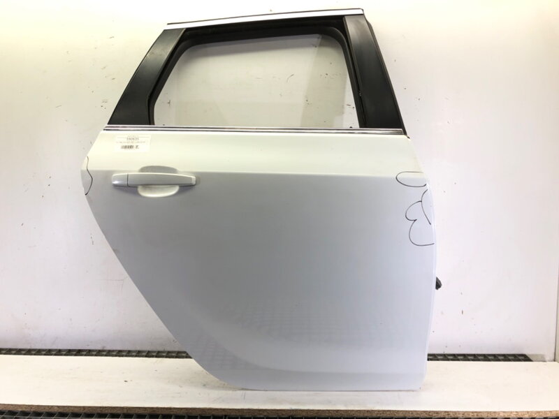 Dveře pravé zadní Opel Astra J Sports Tourer (P10) 2010 - 2015