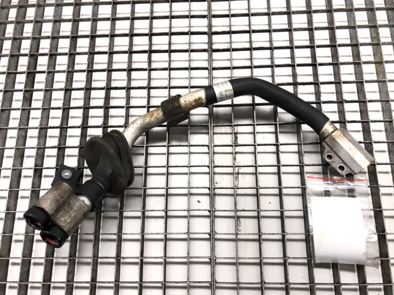 Hadice klimatizace Audi Q5 (8RB) 2008 - 2017 8R1260712D