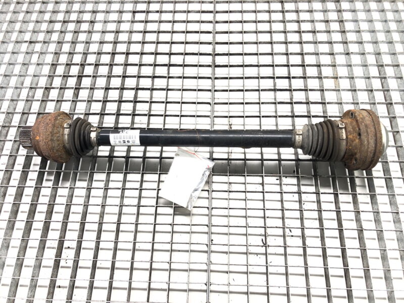 Poloosa levá zadní Audi Q5 (8RB) 2008 - 2017 8R0501203C