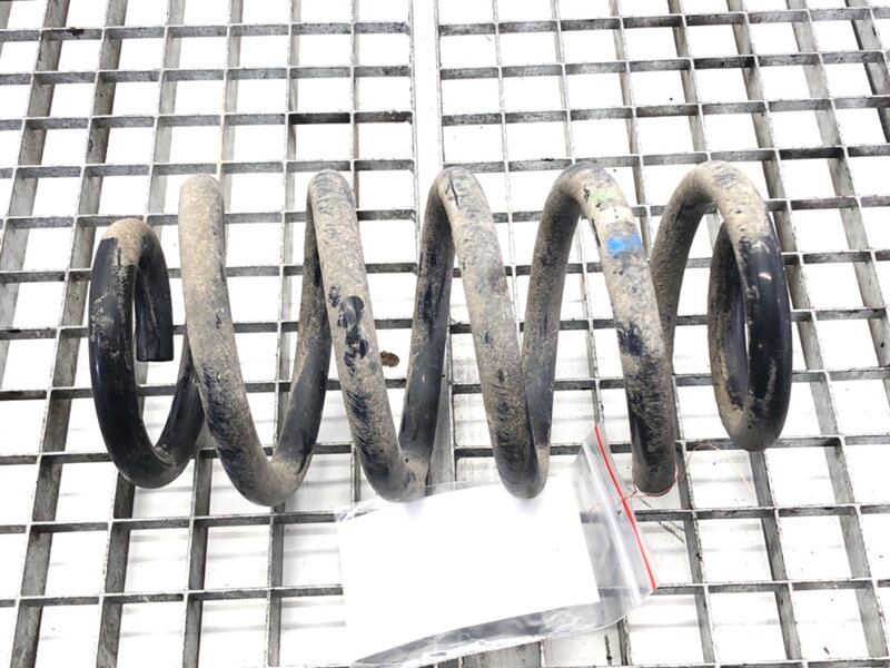 Pružina přední Audi A4 B7 (8EC) 2004 - 2008