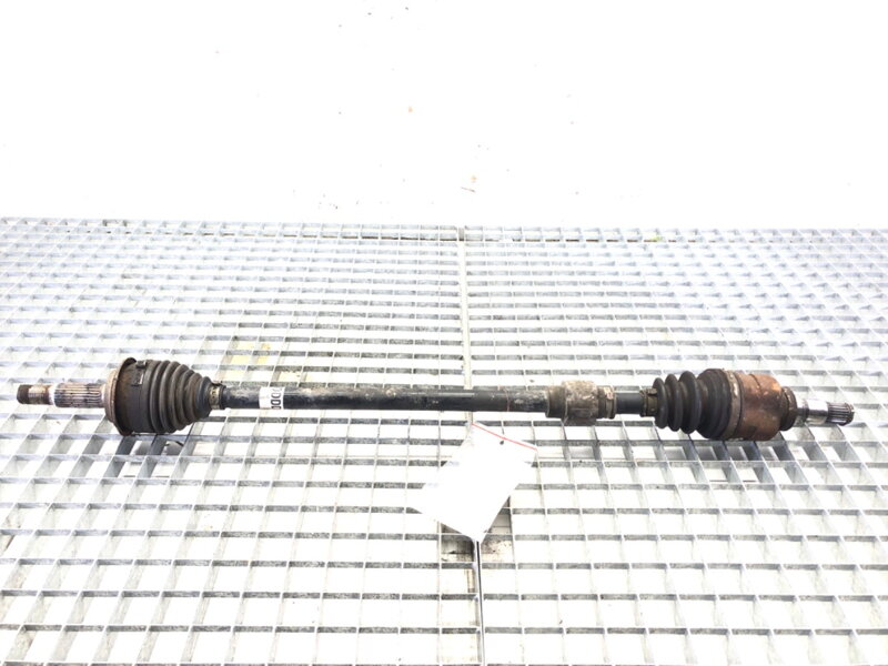 Poloosa pravá přední Toyota Yaris (_P9_) 2005 - 2014