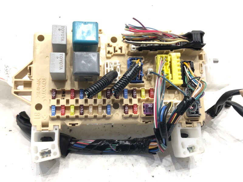 Modul BSI Toyota Corolla Verso (ZER_, ZZE12_, R1_) 2004 - 2009 89221-0F030