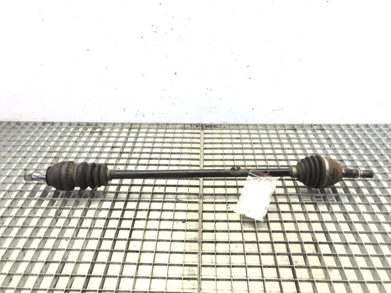 Poloosa pravá přední Opel Astra H (A04) 2004 - 2014