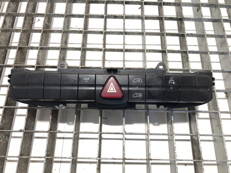 Panel přepínač výstražných VW Crafter 30-35 Autobus (2E_) 2006 - 2016 3368130104