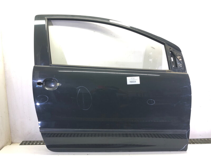 Dveře pravé přední VW FOX Liftback (5Z1, 5Z3, 5Z4) 2003 - 2015
