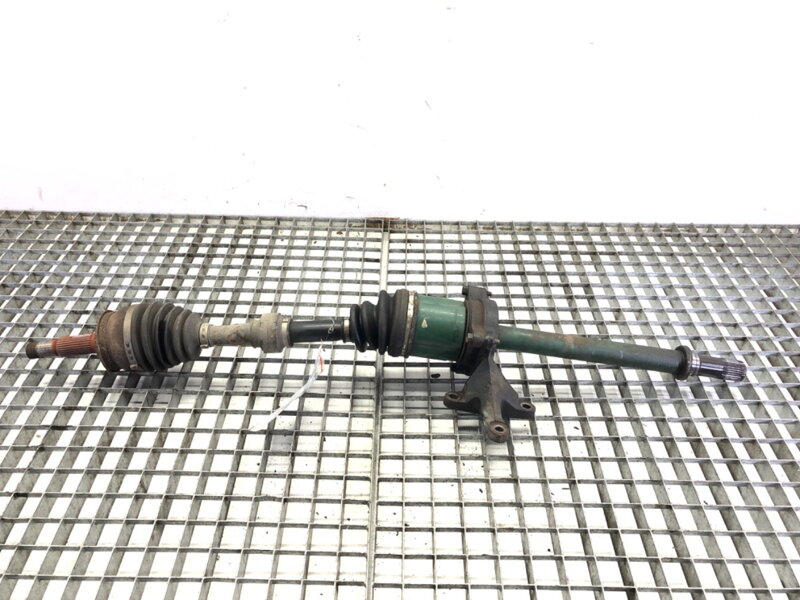 Poloosa pravá přední Nissan Altima (L31) 2001 - 2007