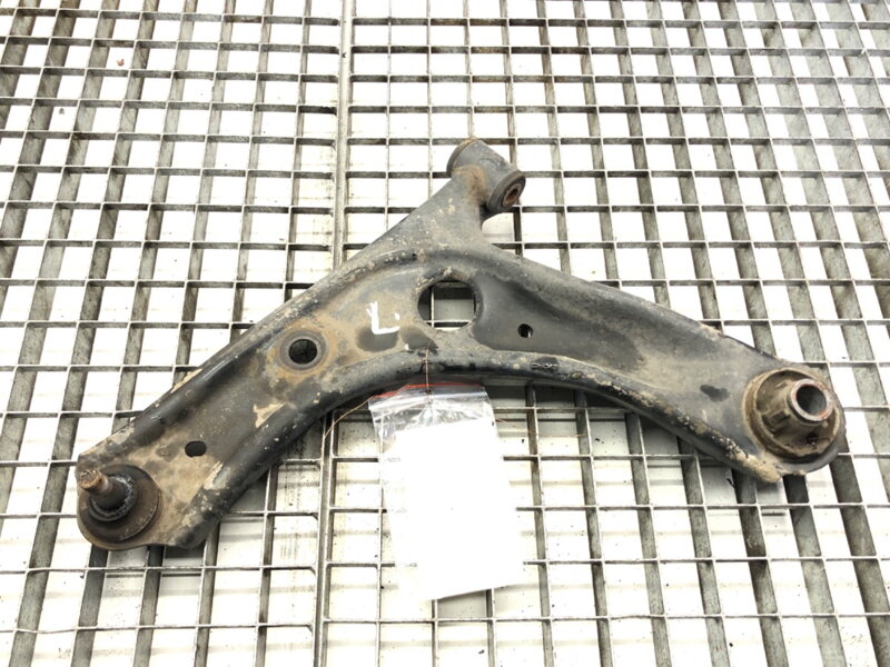 Rameno levé přední Toyota Aygo (_B4_) 2014 - 2022