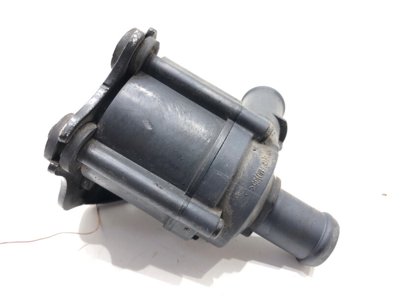 Přídavná vodní pumpa Skoda Octavia III Combi (5E5, 5E6) 2012 - 2022 5Q0121599Q