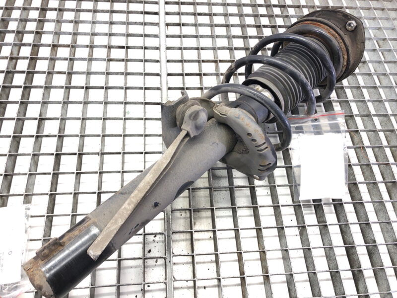 Tlumič levý přední pružina Skoda Octavia III Combi (5E5, 5E6) 2012 - 2022 5Q0413023GK