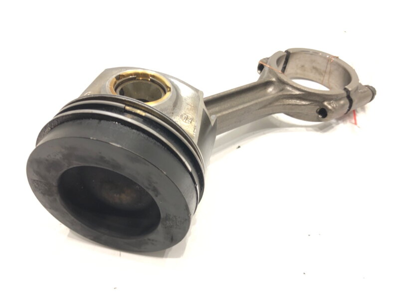 Píst S ojnicí Skoda Octavia III Combi (5E5, 5E6) 2012 - 2022 CRM 04LA