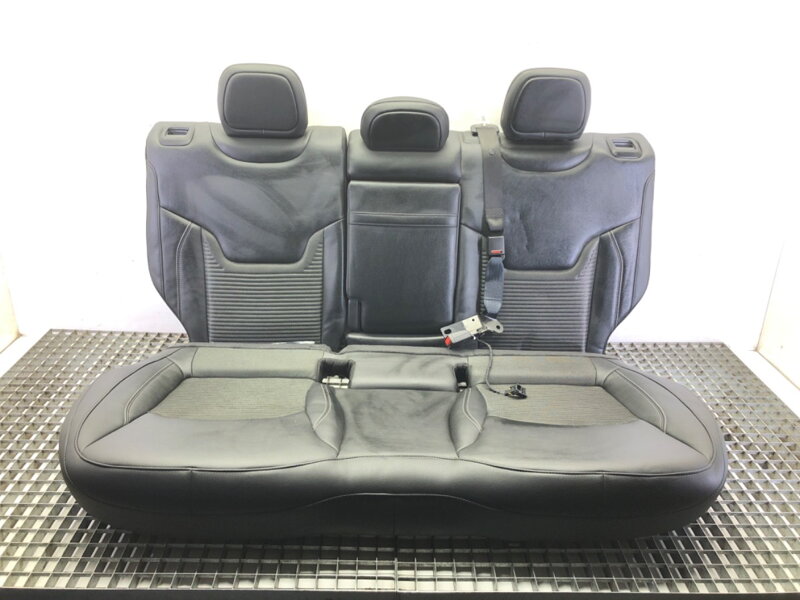 Lavice / sedačka druhý řada Jeep Compass (MP, M6) 2016 - 2022