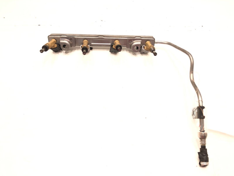 Vstřikovací rampa Toyota Auris Kombi (_E18_) 2013 - 2018 23250-0T030