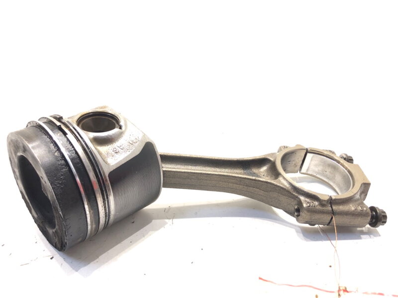 Píst S ojnicí Skoda Superb II (3T4) 2008 - 2015 CAYC 03LA