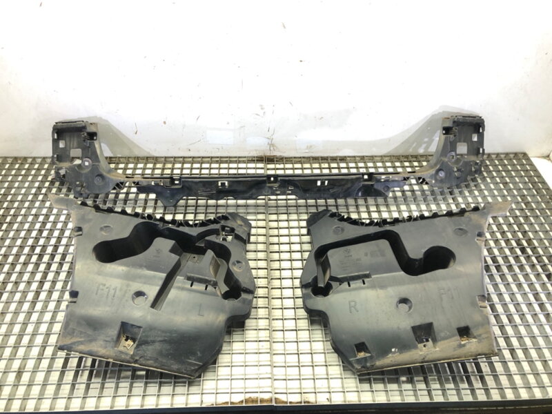 Držák nárazníku zadní BMW 5 Touring (F11) 2009 - 2017 7207111