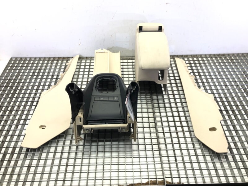 Tunel středový VW Golf VI (5K1) 2008 - 2014