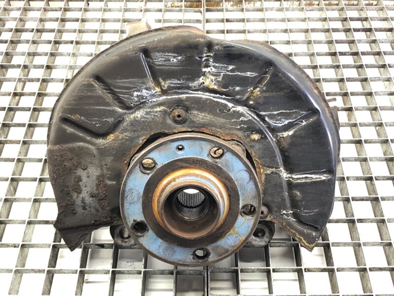 Otoč pravá přední VW Passat B6 Variant (3C5) 2005 - 2011