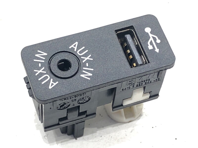 Zásuvka / uložení USB BMW 4 Gran Coupe (F36) 2014 - 2022 9229246