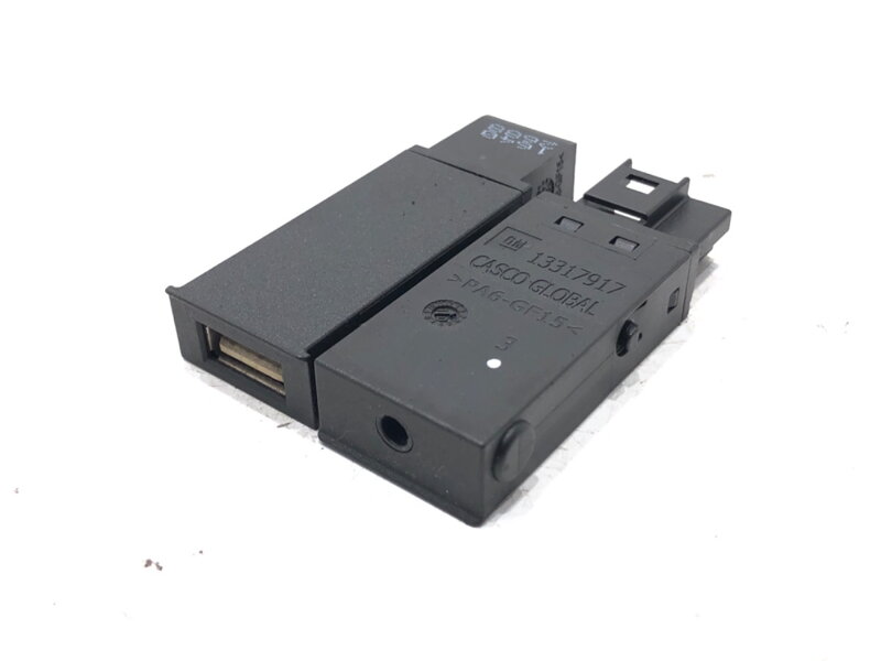 Zásuvka / uložení port USB AUX Opel Astra J (P10) 2009 - 2015 13317917_13348688