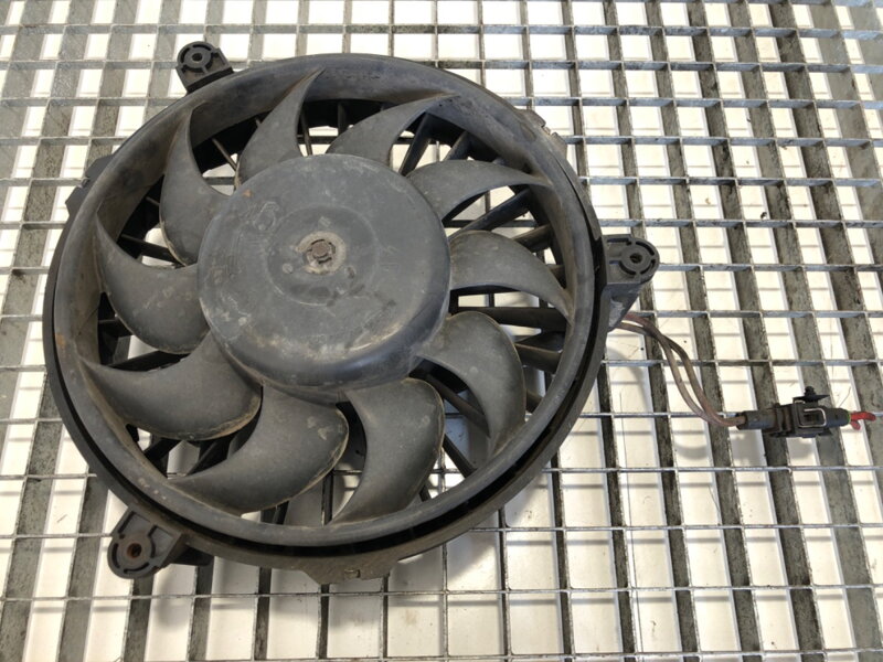 Ventilátor chladiče VW Transporter IV Autobus ( 70B , 70C , 7DB , 7DK , 70J , 70K , 7DC , 7 1990 - 2004