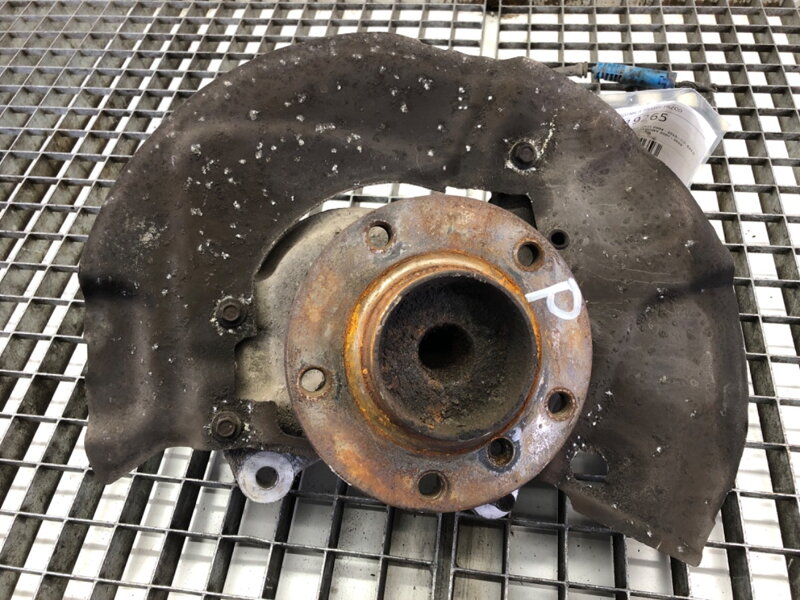 Otoč pravá přední BMW 5 Touring (E61) 2004 - 2010