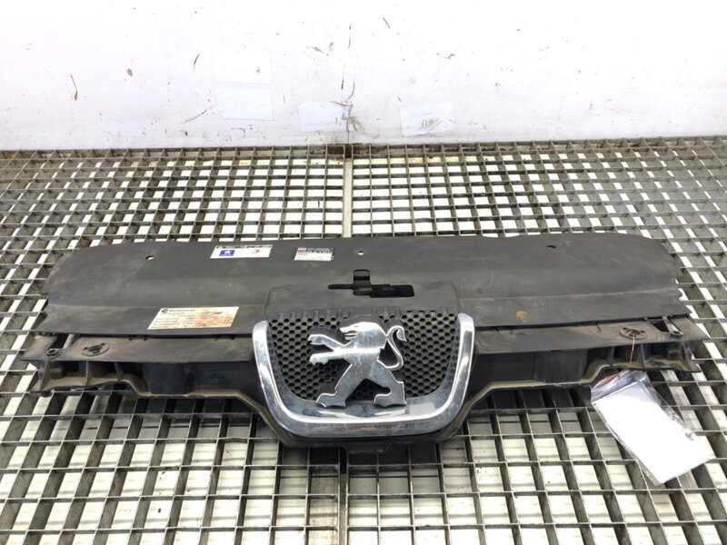 Maska chladiče grill Peugeot 407 (6D_) 2004 - 2011