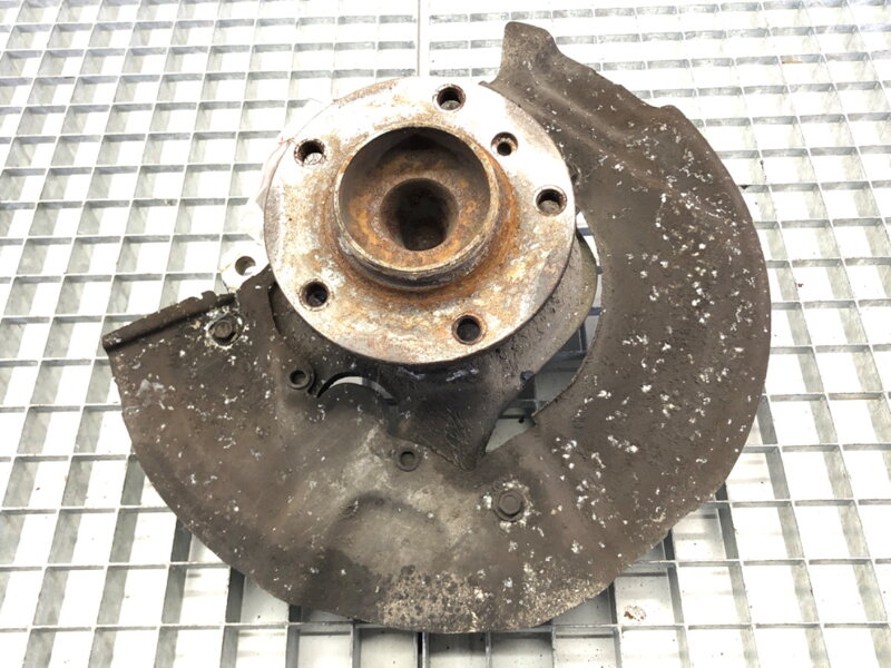 Otoč pravá přední BMW 5 Touring (E61) 2004 - 2010