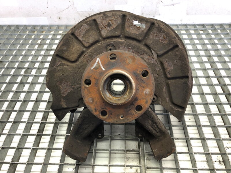 Otoč pravá přední Skoda Octavia II (1Z3) 2004 - 2013