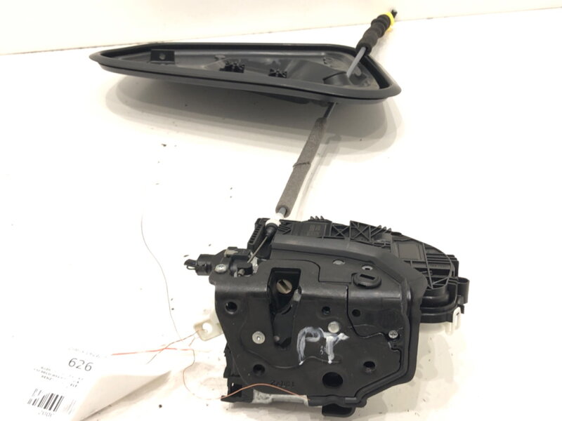 Zámek dveří pravý zadní Audi A4 B9 (8W2, 8WC) 2015 - 2022 8X0839016F