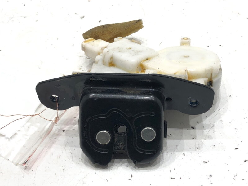 Zámek víka kufru zadní Suzuki SX4 S-cross (JY) 2013 - 2022