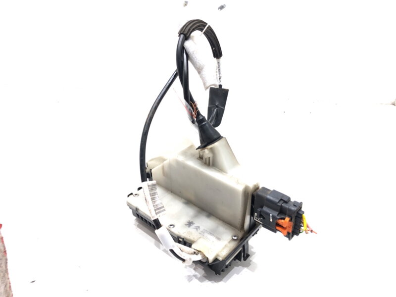 Zámek dveří pravý zadní Peugeot 208 I (CA_, CC_) 2012 - 2022 9812501180