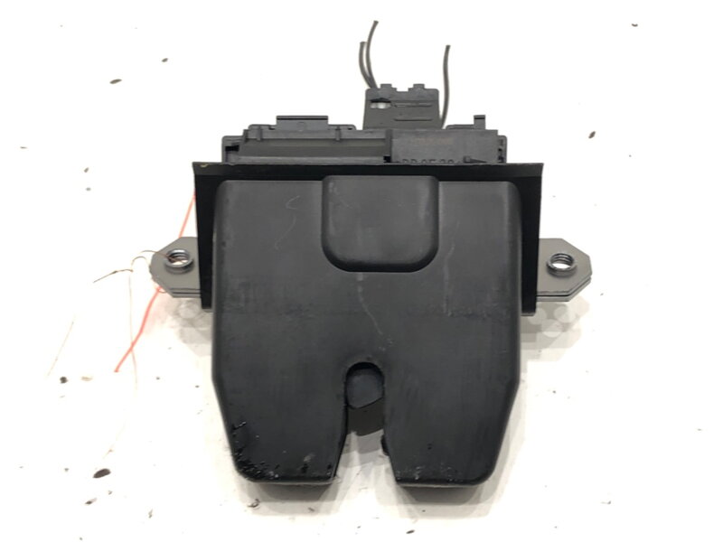 Zámek víka kufru zadní Land Rover Freelander 2 (L359) 2006 - 2015